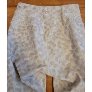 Calia stay the path light colored xs yoga pant